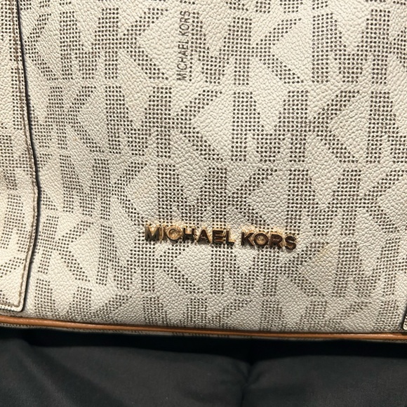 Michael Kors Anita Large Convertible Shoulder Bag - Picture 5 of 5
